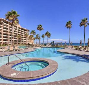 Pelicans Cove Beach Front Condo - Puerto Penacso