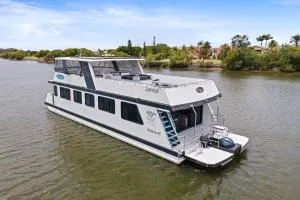 Coomera Houseboats - Willow Vale