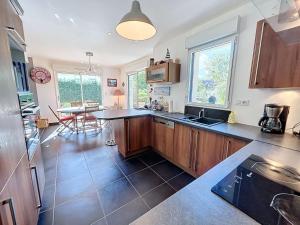 Maisons de vacances Maison calme, proche tennis, 3 chambres, terrasse, Wi-Fi, parking - FR-1-361-554 : photos des chambres