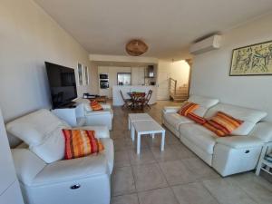 Charmant appart climatisé 2 chambres avec terrasse et cuisine équipée - FR-1-100-344