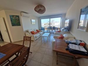 Charmant appart climatisé 2 chambres avec terrasse et cuisine équipée - FR-1-100-344