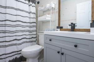 CenterStreet-Cozy 3bed Pet Friendly Suite 08Entire