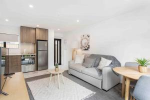 Exceptional Value For Money Sunny Warm 5 Mins CBD