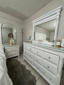 Céntrica, plazas y parques cerca