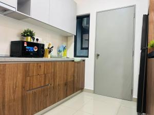 MVD41#Family Suite 8pax 3 Rooms M Vertica Velocity Mall Cheras IKEA Mytown Short Walk to MRT & LRT Maluri