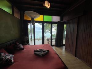 Smile Bungalow Bottle Beach