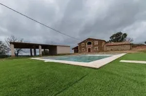 Masia El Bosquet - 普奇雷奇