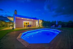 Villa Lima Pool & Jacuzzi Chania - Áyios Pávlos