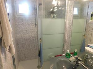 les pieds dans l eau