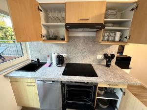 LGH-Moderne, ruhige Wohnung, Nähe zum Flughafen und Autobahn, 24h-self-check-in, vollausgestattet, DisneyPlus, Waschmaschine