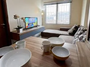 Apt Pinewood 2BR with Pool n Wi-Fi by 2ndHome - Rantjakalong