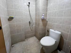 Apt Pinewood 2BR with Pool n Wi-Fi by 2ndHome