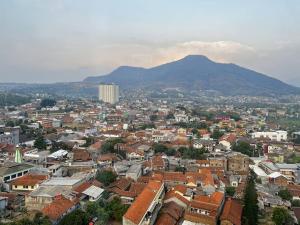 Apt Pinewood 2BR with Pool n Wi-Fi by 2ndHome