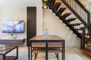 Entire 3BR Furnished House Near Cebu IT Park with Parking, Fast WiFi, Netflix and More