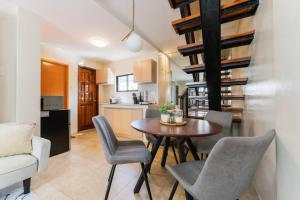 Furnished 3BR Townhouse Near Cebu IT Park with Parking, Fast WiFi, Netflix and More