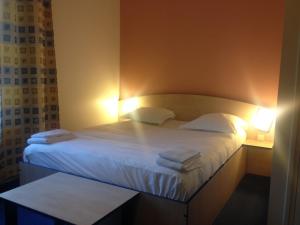 Hotels Cesar Hotel : photos des chambres