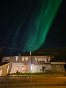 Villa with amazing view! Free Parking