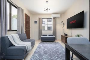 Whole 3BR Furnished Townhouse Near Cebu IT Park with Parking, Fast WiFi, Netflix and More