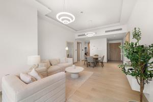 Sleek & Stylish 1BR w Gym & Pool, 10 MIN JBR Beach