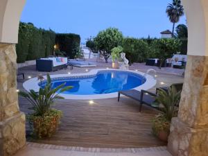 SUMMER OFFERS! Fabulous Luxury Villa near the Beach Sleeps 8