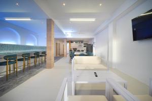 Surf Beach House Pool Villa