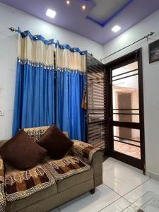 Krishna Niwas HL-177