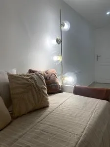 Studio Élégant Près de Tous Commerces et Gare RERC - 伊特维尔