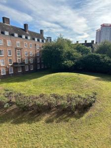 Quiet location in central London, close to Paddington, Regent Park, Lords Cricket, late check-in