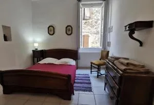 Maison de village au bord de l'eau - Laroque