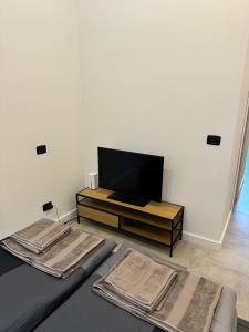 1 Bed Flat - Sleeps 2 - Pets - Smoking on terrace