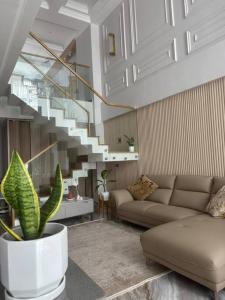 Penthouse Griha, Lazimpat