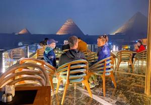 Hotel Cleopatra Pyramids View