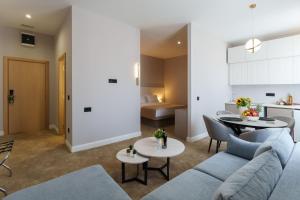 Move In Aparthotel