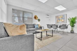 Sunny Hollywood Pool Home Near Beach & Casino