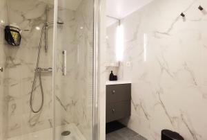 60m2 New designed 2 bdrs apt heart of Paris 75002 N2-108