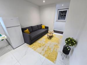 GOLDEN OASIS Free Private Parking