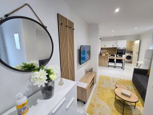 GOLDEN OASIS Free Private Parking 