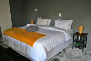 Cosy Mountain FarmStay w private Boma