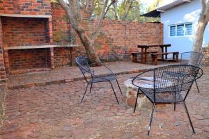 Cosy Mountain FarmStay w private Boma