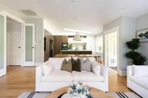 Lovely Beachside Villa in Cheltenham - Devonport