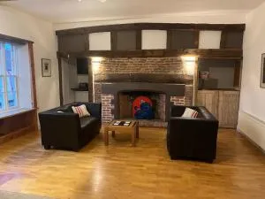 Rooms at number 3 - Pulham