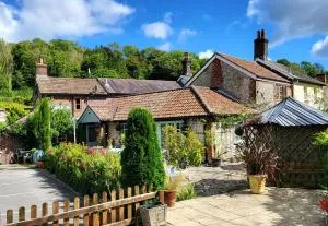 escape the ordinary - Dorset village vacation - Puddlehinton