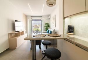 Ranias flat-5 mins to Acropolis