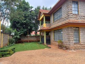 Spacious Home 5 minutes away from Thika Super Highway
