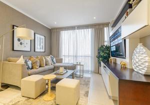 Masingita Towers Elegant Apartment Power & Water Backup