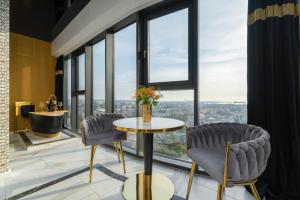 Hanza Tower Original 21st Floor- Sea and City-View