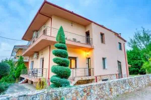 Four lakes luxury suites - 尼姆法奥