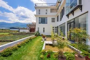 The Field Inn - Dali