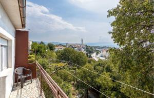 3 Bedroom Lovely Apartment In Novi Vinodolski