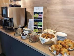 Deluxe Single Room with Balcony room in Roomingtons Munich Airport